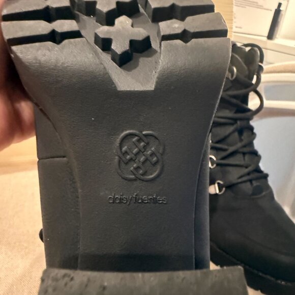 NWOT Daisy Fuentes Heeled Lace-Up Boots | Chunky Heel | Size 7.5M - Picture 9 of 9